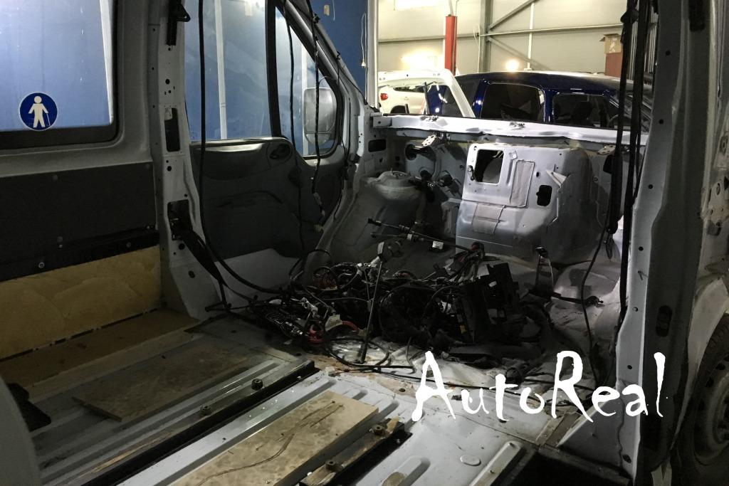 покраска авто Кузовной ремонт Ford Transit в СПБ