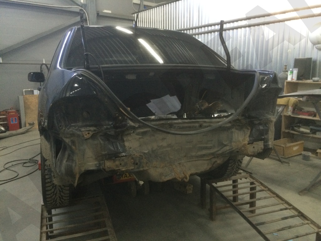 покраска авто Mitsubishi Lanser ремонт задней панели в СПБ